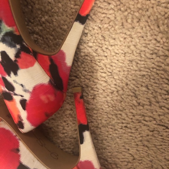 Jessica Simpson heels size 7.5 - Picture 3 of 6